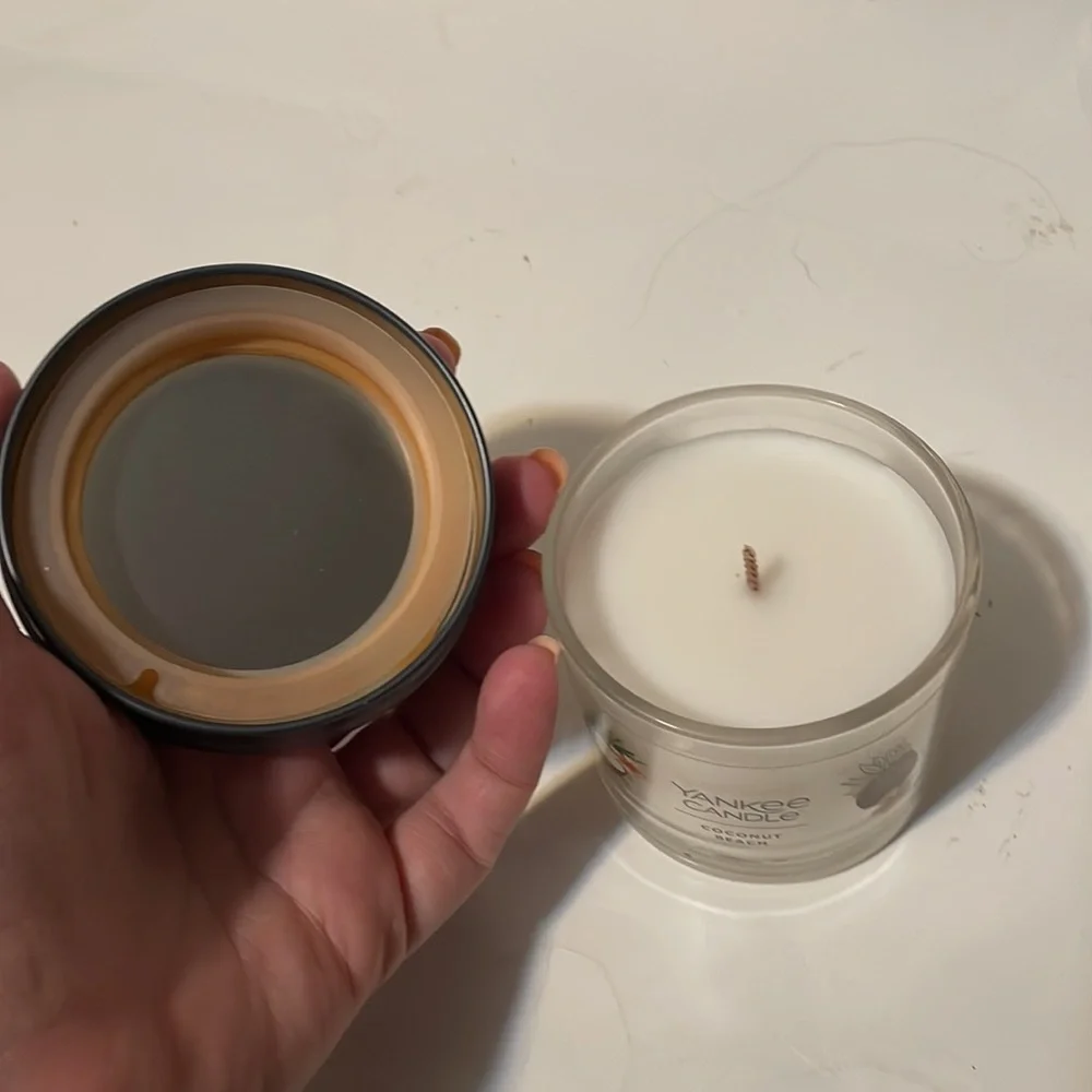 New Yankee Candle Coconut Beach 4.1oz